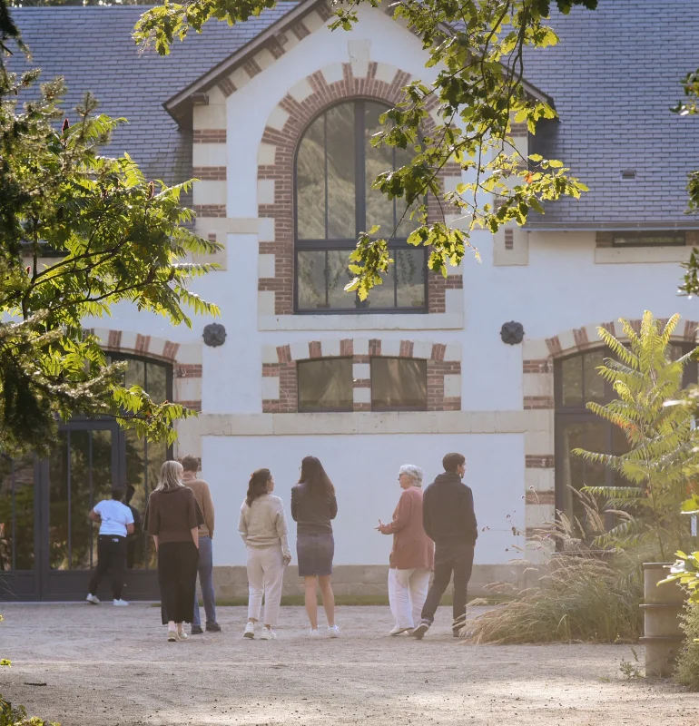 Les communs restaurés du Château de la Mazure